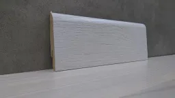 ПЛИНТУС ИЗ МДФ LUCCIANO С ЭФФЕКТОМ ПОР ДЕРЕВА 70X16X2400 (517)