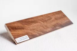 ПЛИНТУС ШПОН НАТ. ДЕРЕВА LUCCIANO ОРЕХ КАНАЛЕТТО 82X16