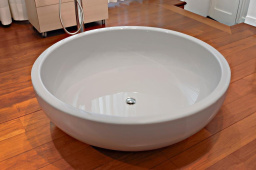 ВАННА ИЗ ИСКУССТВЕННОГО КАМНЯ ОТДЕЛЬНОСТОЯЩАЯ FLAMINIA FONTE FONTANA 135 СМ, WHITE (FN135)