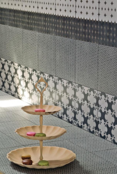 MUTINA DIAGONAL FLORES NERO 20X20
